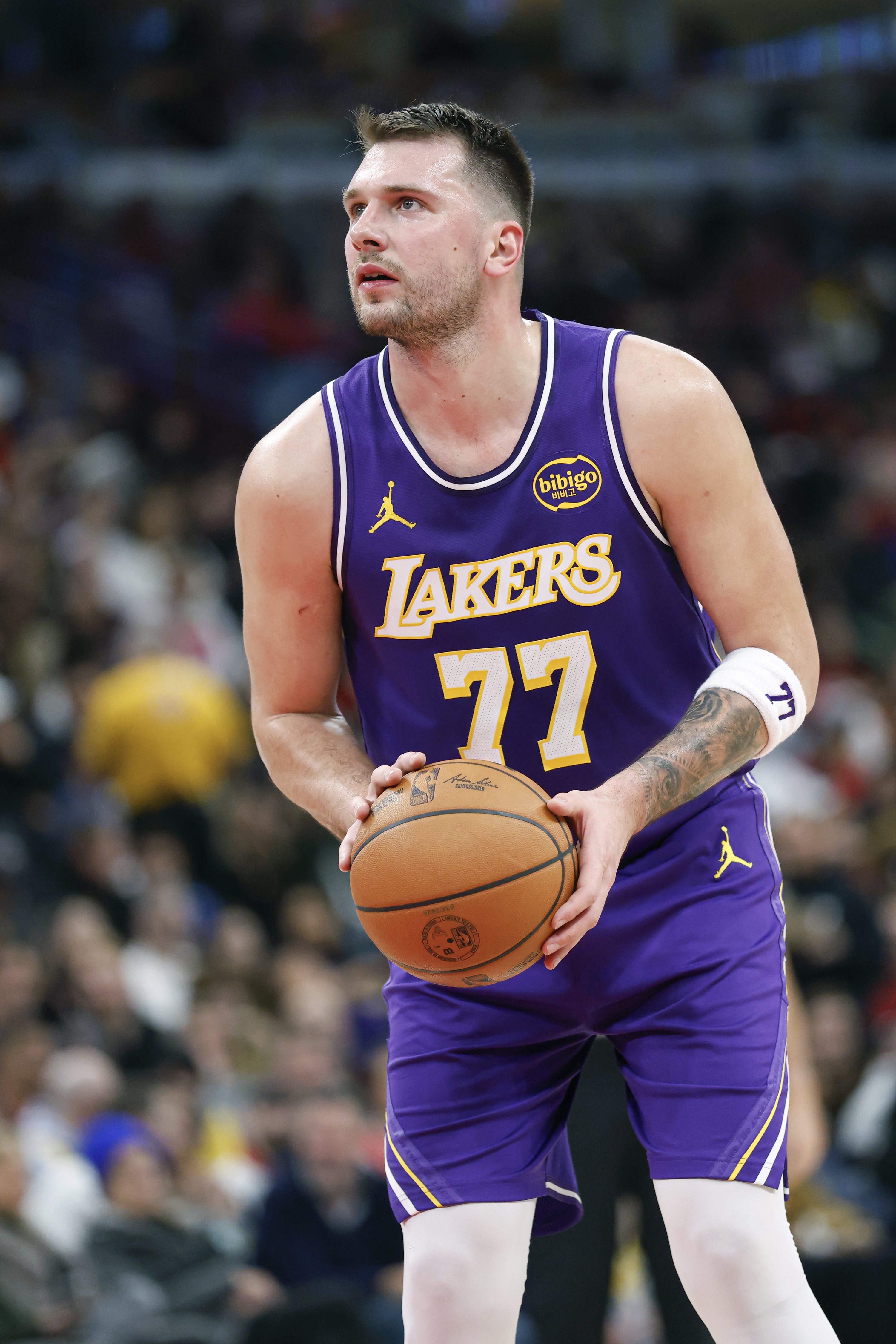 开云下载-东契奇在湖人生涯砍4次45+两双 追平奥尼尔&amp;并列队史第一多